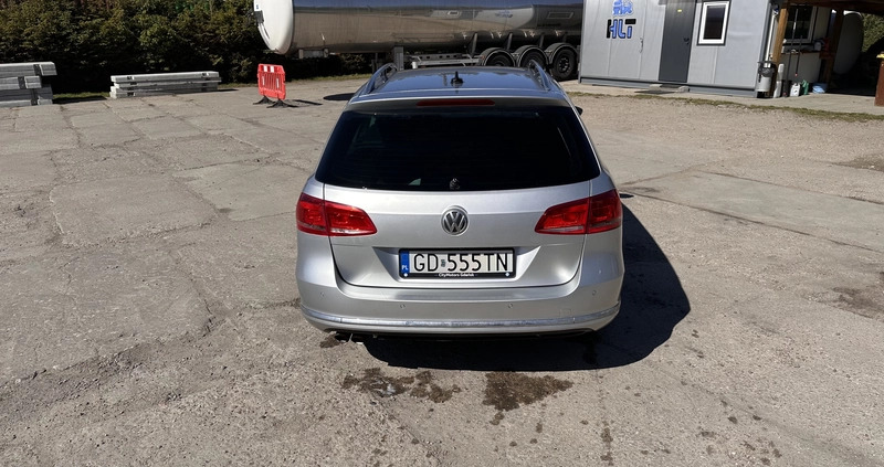 Volkswagen Passat cena 35500 przebieg: 256000, rok produkcji 2014 z Gdańsk małe 121